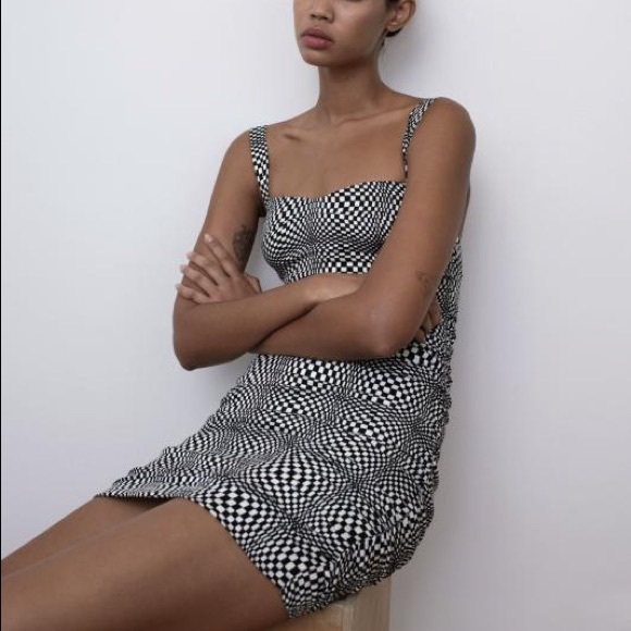 urban outfitters bodycon dress Eliza Long Sleeve Ruched Bodycon Midi Dress